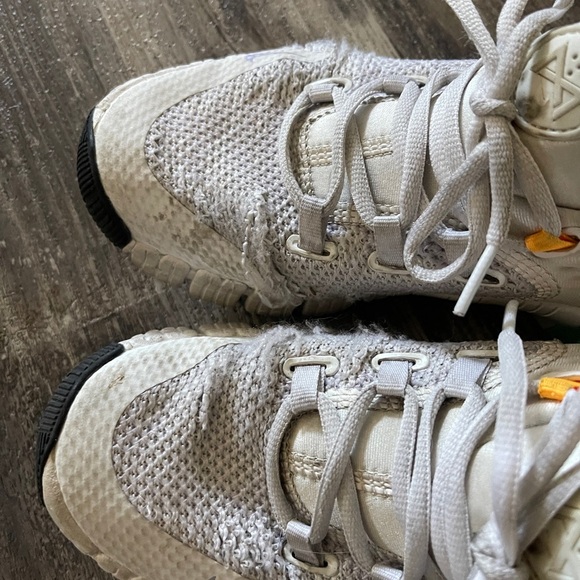 Nike White and Green Sneakers 7.5 - Picture 4 of 6